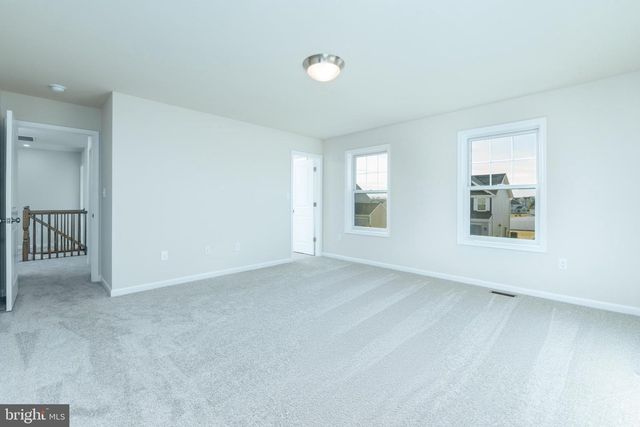 803 GREENWICH LN, Shippensburg, PA 17257