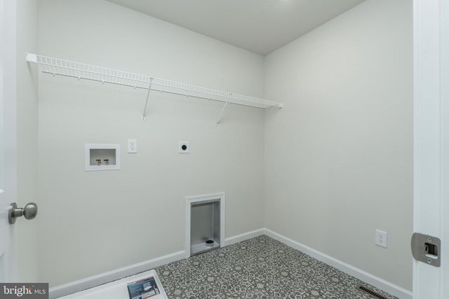 803 GREENWICH LN, Shippensburg, PA 17257