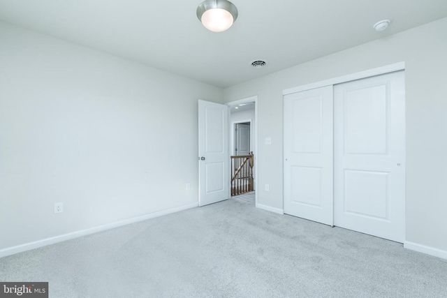 803 GREENWICH LN, Shippensburg, PA 17257