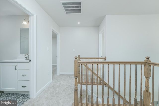 803 GREENWICH LN, Shippensburg, PA 17257