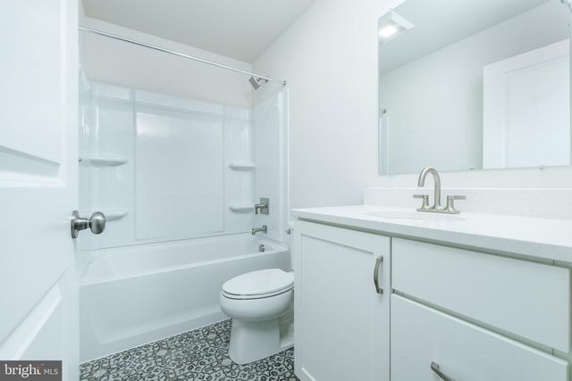 803 GREENWICH LN, Shippensburg, PA 17257