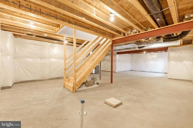 803 GREENWICH LN, Shippensburg, PA 17257