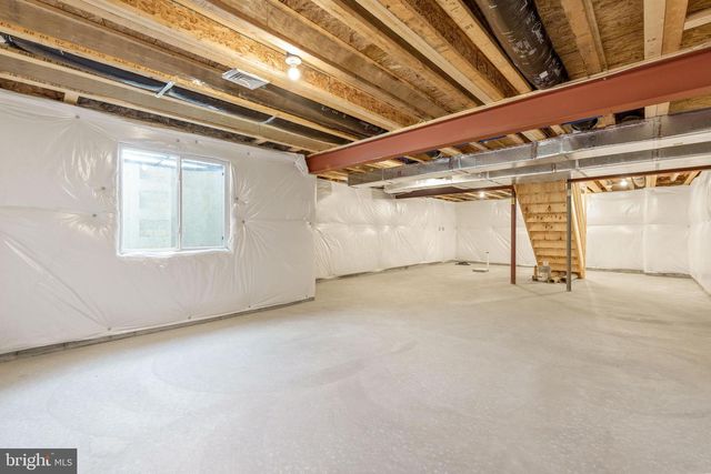 803 GREENWICH LN, Shippensburg, PA 17257