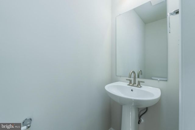 803 GREENWICH LN, Shippensburg, PA 17257