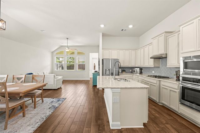 168 Gray Pine Grove Way, Conroe, TX 77318