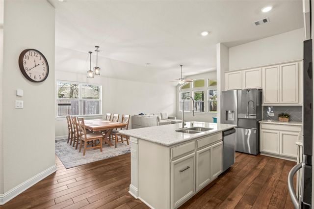 168 Gray Pine Grove Way, Conroe, TX 77318