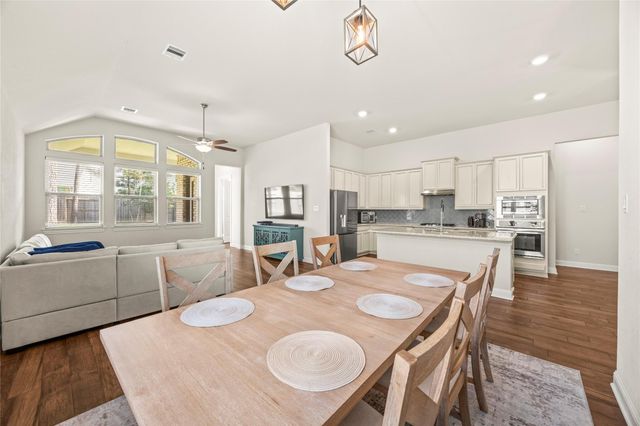 168 Gray Pine Grove Way, Conroe, TX 77318