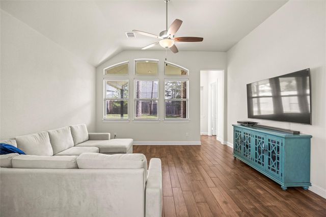 168 Gray Pine Grove Way, Conroe, TX 77318