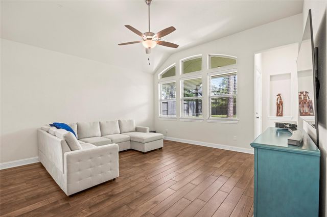 168 Gray Pine Grove Way, Conroe, TX 77318