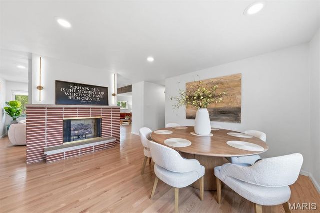 9864 Amberley Drive, St Louis, MO 63126