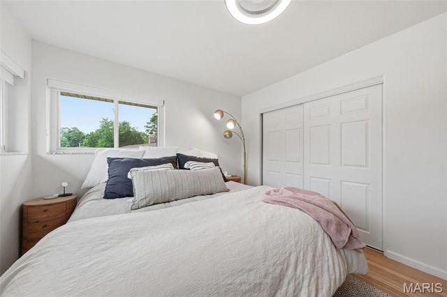 9864 Amberley Drive, St Louis, MO 63126