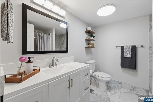 38 Moonachie Road 101, Hackensack, NJ 07601