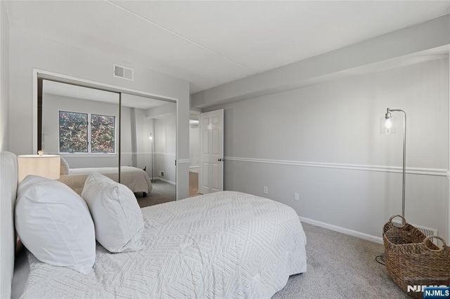 38 Moonachie Road 101, Hackensack, NJ 07601