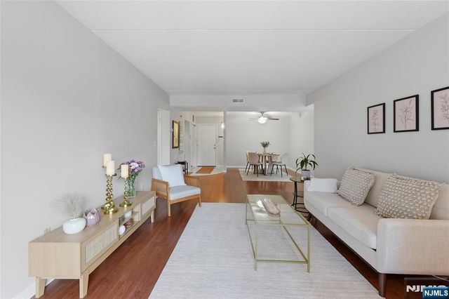 38 Moonachie Road 101, Hackensack, NJ 07601