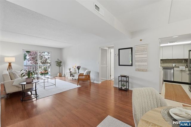 38 Moonachie Road 101, Hackensack, NJ 07601