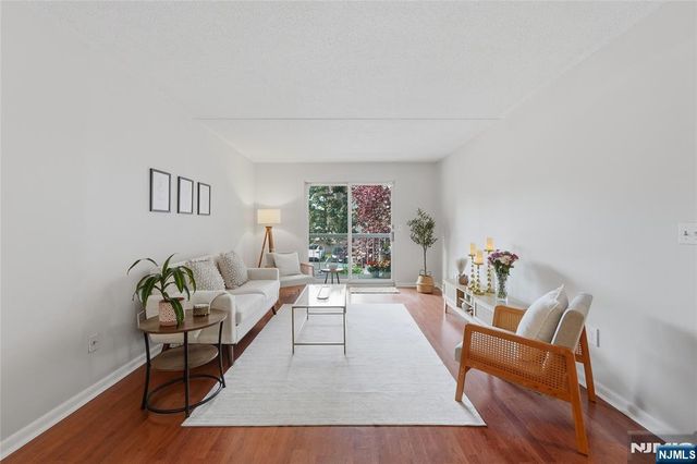 38 Moonachie Road 101, Hackensack, NJ 07601