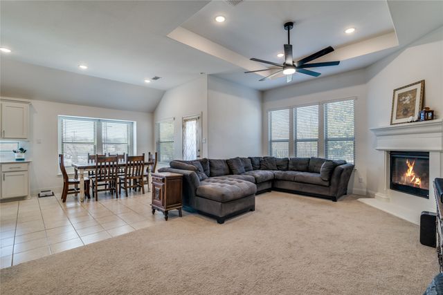 215 Tallgrass Drive, Lavon, TX 75166