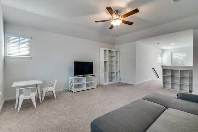 215 Tallgrass Drive, Lavon, TX 75166