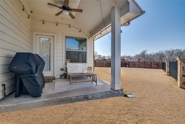 215 Tallgrass Drive, Lavon, TX 75166
