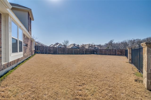 215 Tallgrass Drive, Lavon, TX 75166
