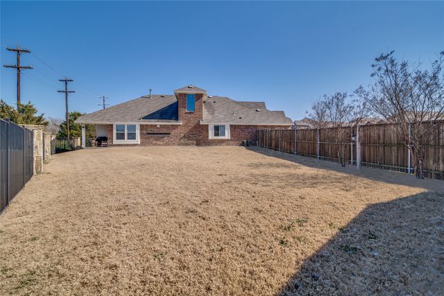 215 Tallgrass Drive, Lavon, TX 75166