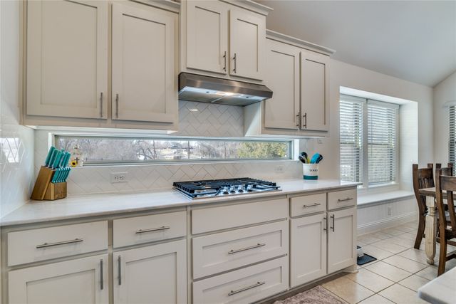 215 Tallgrass Drive, Lavon, TX 75166