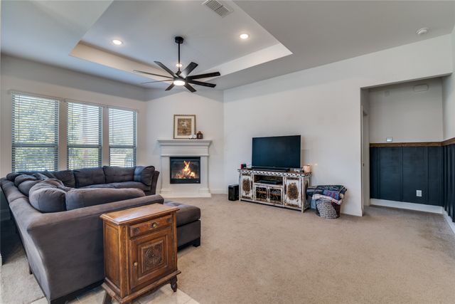 215 Tallgrass Drive, Lavon, TX 75166