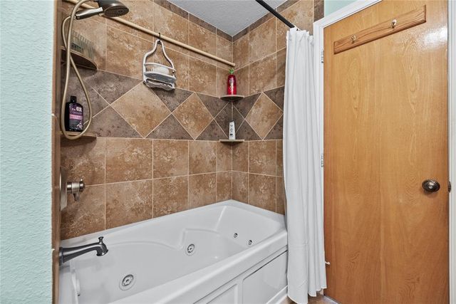 117 S Verdia Drive, Crystal Beach, TX 77650
