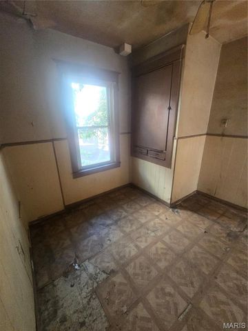 3422 Lucas And Hunt Road, Beverly Hills, MO 63121