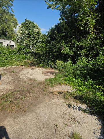 3422 Lucas And Hunt Road, Beverly Hills, MO 63121