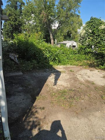 3422 Lucas And Hunt Road, Beverly Hills, MO 63121