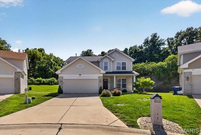 567 Brook Meadow Drive, Ballwin, MO 63021