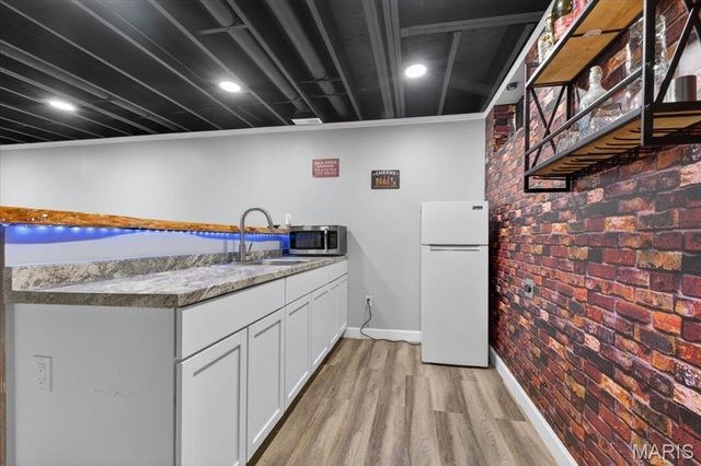 567 Brook Meadow Drive, Ballwin, MO 63021