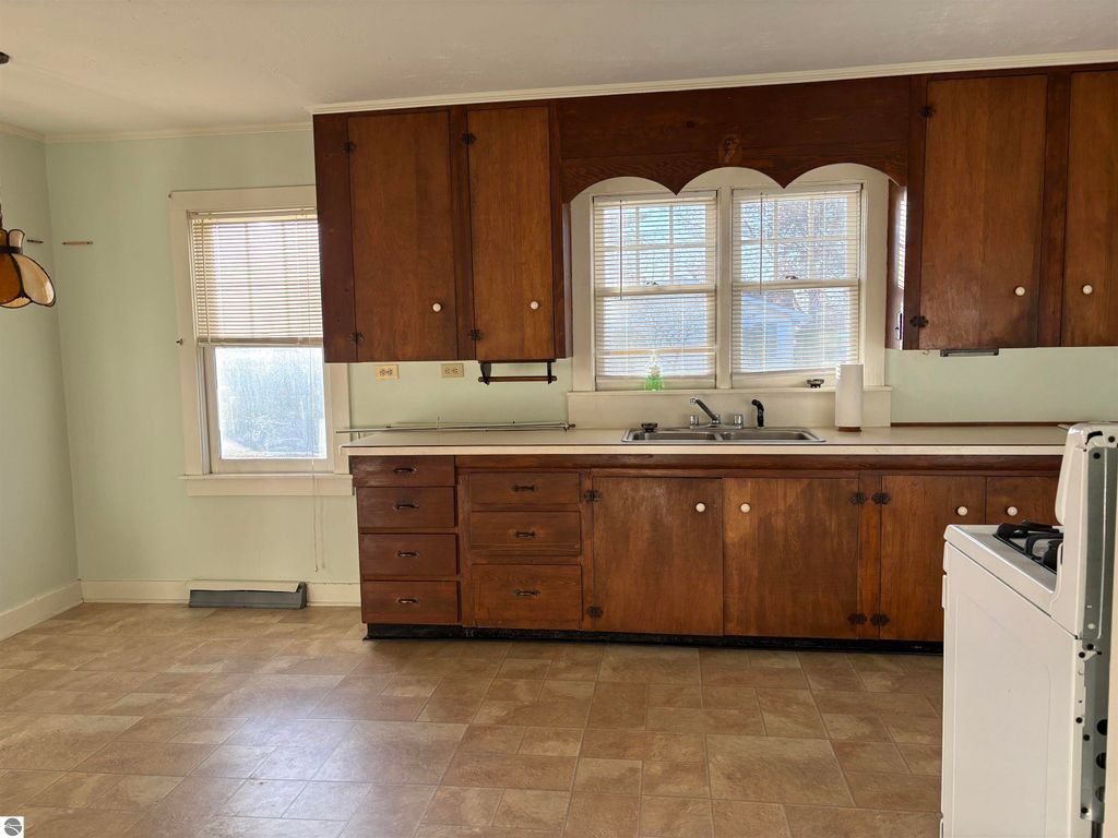 Image 10 of property listing at 800 E State Street, East Tawas, MI 48730