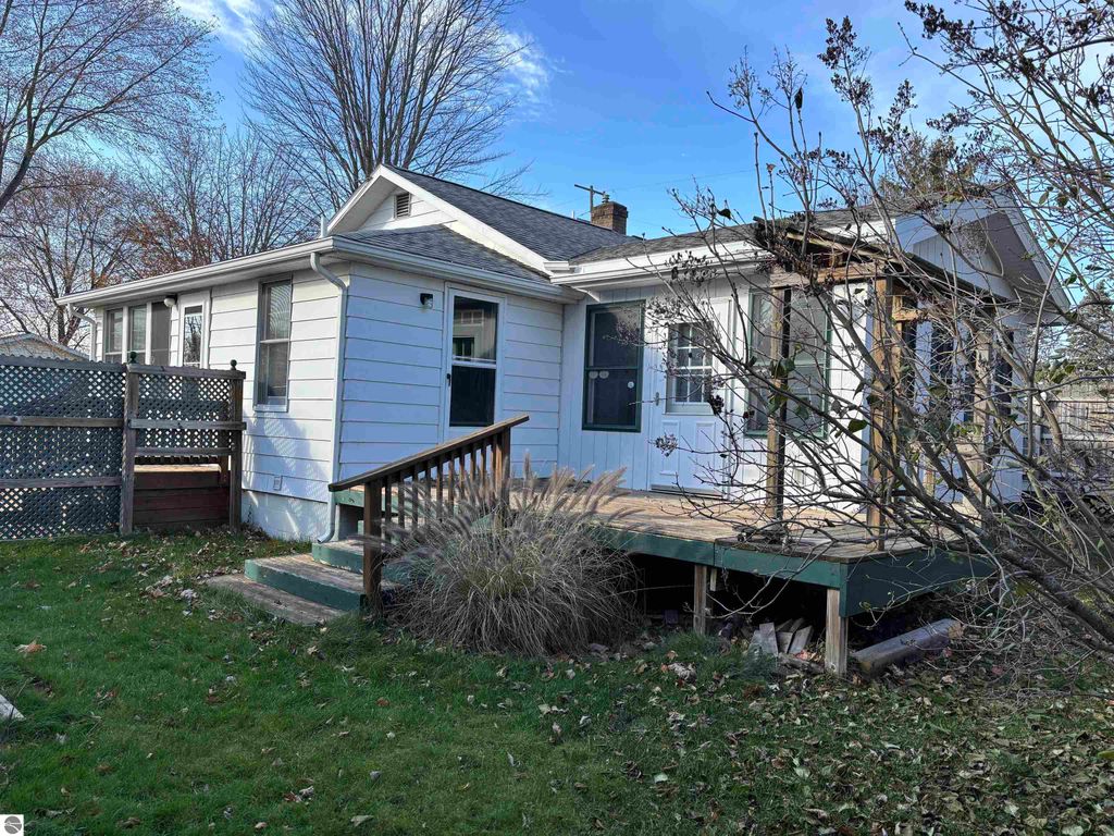 Image 32 of property listing at 800 E State Street, East Tawas, MI 48730