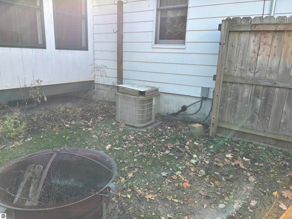 Image 37 of property listing at 800 E State Street, East Tawas, MI 48730