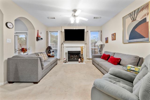 2334 Everest Way, Houston, TX 77339