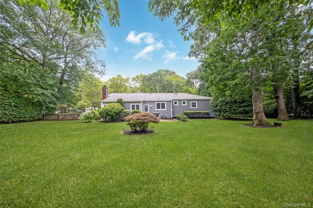 10 Udell Way, East Northport, NY 11731