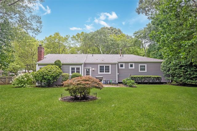 10 Udell Way, East Northport, NY 11731