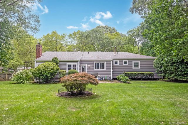 10 Udell Way, East Northport, NY 11731