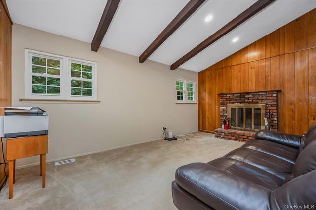 10 Udell Way, East Northport, NY 11731