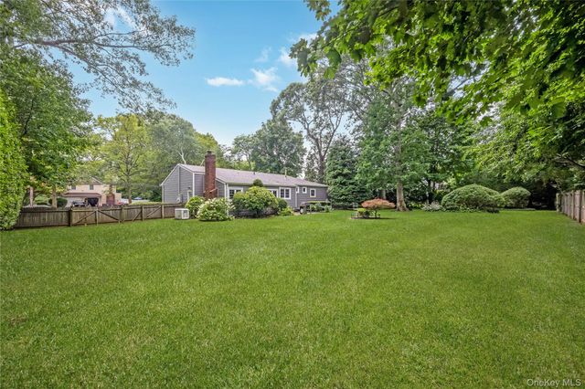 10 Udell Way, East Northport, NY 11731
