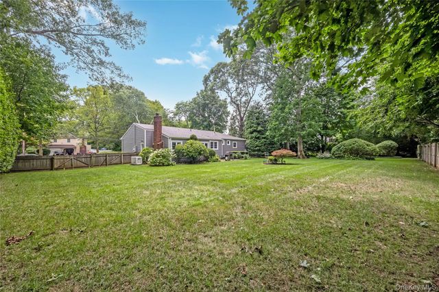 10 Udell Way, East Northport, NY 11731