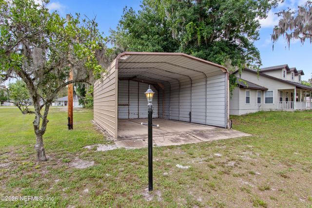 226 PORT COMFORT Drive, East Palatka, FL 32177