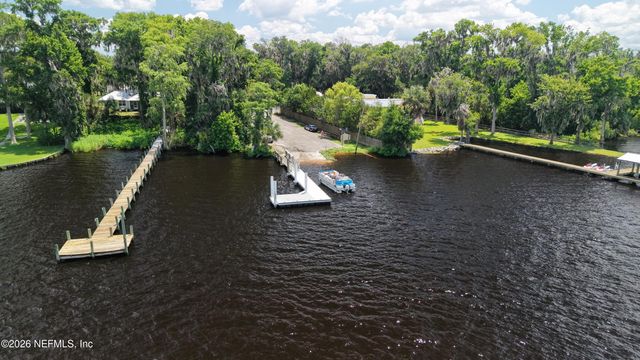 226 PORT COMFORT Drive, East Palatka, FL 32177