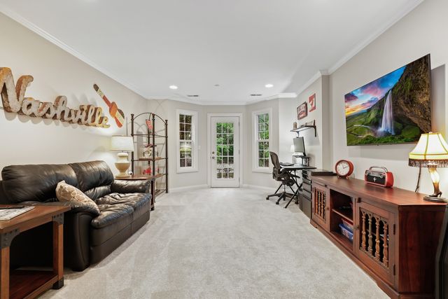 838 Shandrew Drive, Naperville, IL 60540
