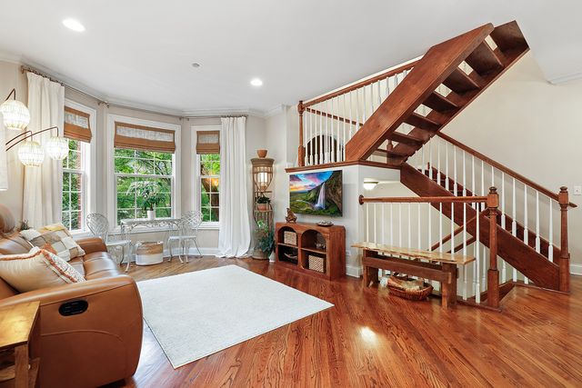 838 Shandrew Drive, Naperville, IL 60540