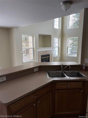 302 N Vista, Auburn Hills, MI 48326