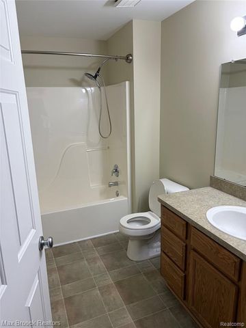 302 N Vista, Auburn Hills, MI 48326