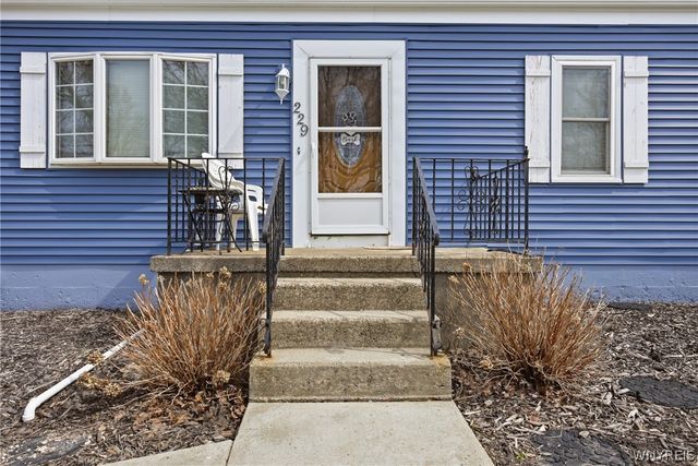 229 Wellington Avenue, Tonawanda, NY 14223